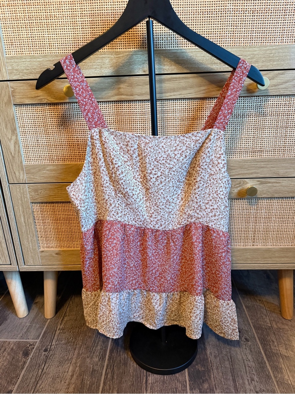 Paper Crane Two-Tone Floral Tiered Camisole in Rust and Cream